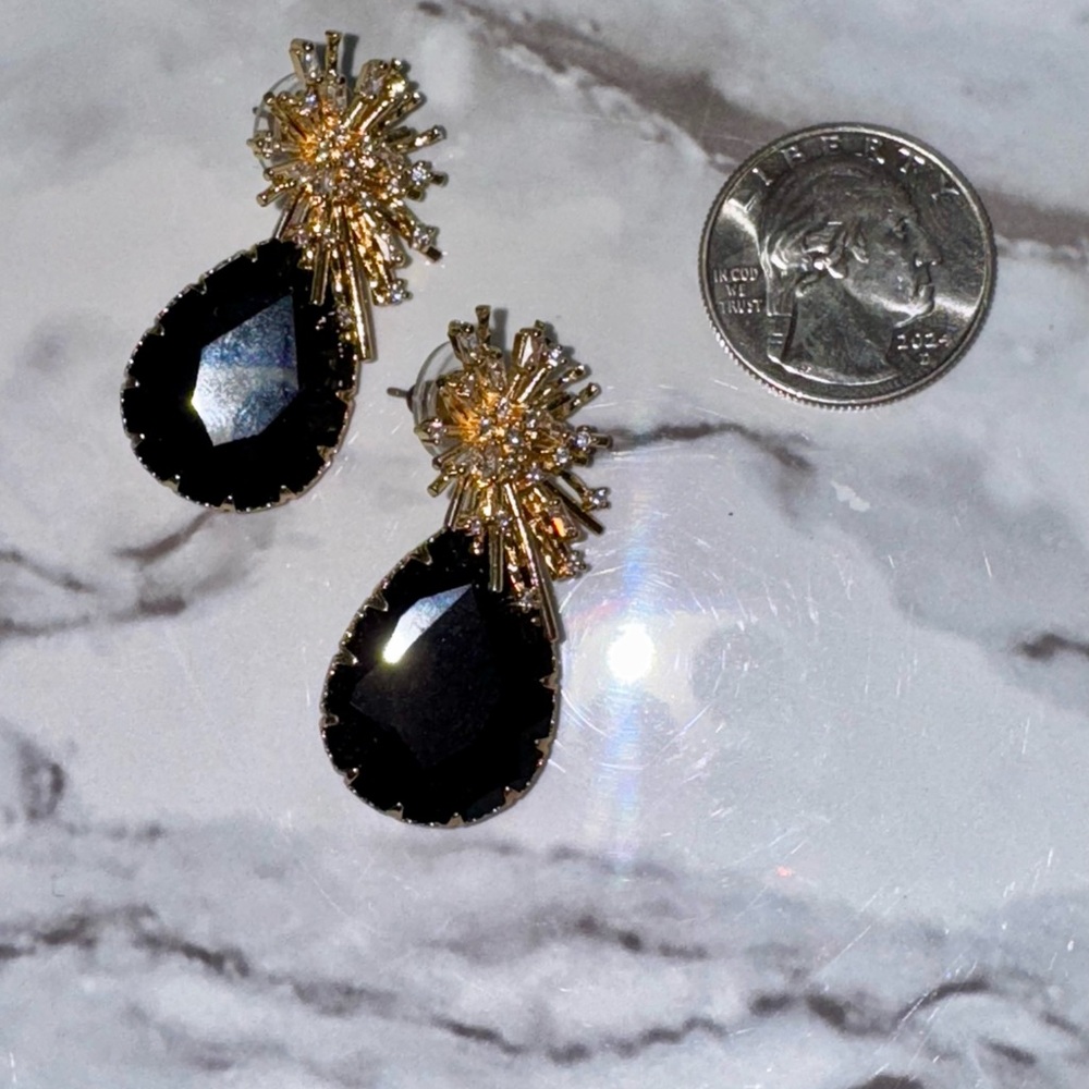 Elegant Black and Gold Teardrop Earrings